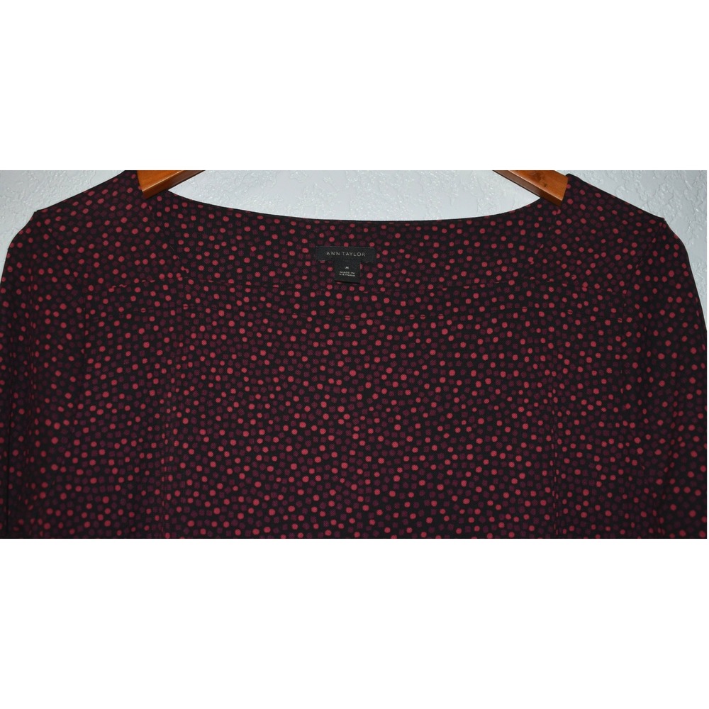 Ann Taylor M Stretch Comfy Top Micro Polka Dot Burgundy Pink Squared Neck Office
